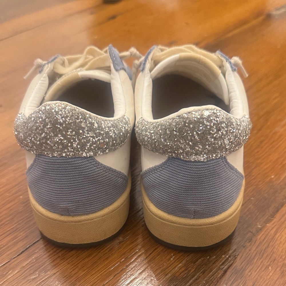 Vintage Havana White and Blue Sneakers with Red Star - Picture 4 of 5